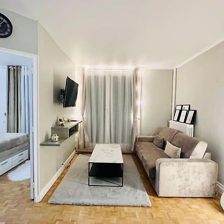 Proche Chateau De Versailles Avec Balcon Vu Sur Une Foret Et Parking Gratuit Pour 5 Personnes Maximum Ngoại thất bức ảnh