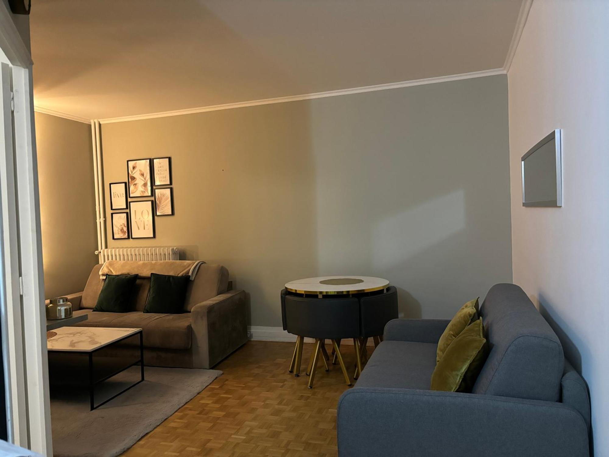 Proche Chateau De Versailles Avec Balcon Vu Sur Une Foret Et Parking Gratuit Pour 5 Personnes Maximum Ngoại thất bức ảnh