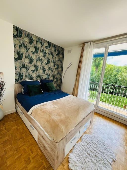 Proche Chateau De Versailles Avec Balcon Vu Sur Une Foret Et Parking Gratuit Pour 5 Personnes Maximum Ngoại thất bức ảnh